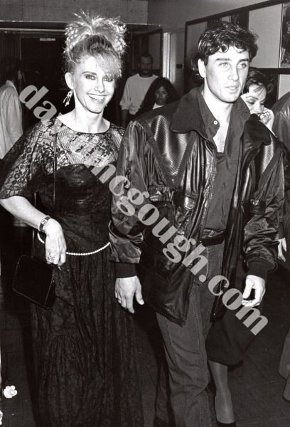 Olivia Newton John and Matt Lattanzi, 1985.jpg